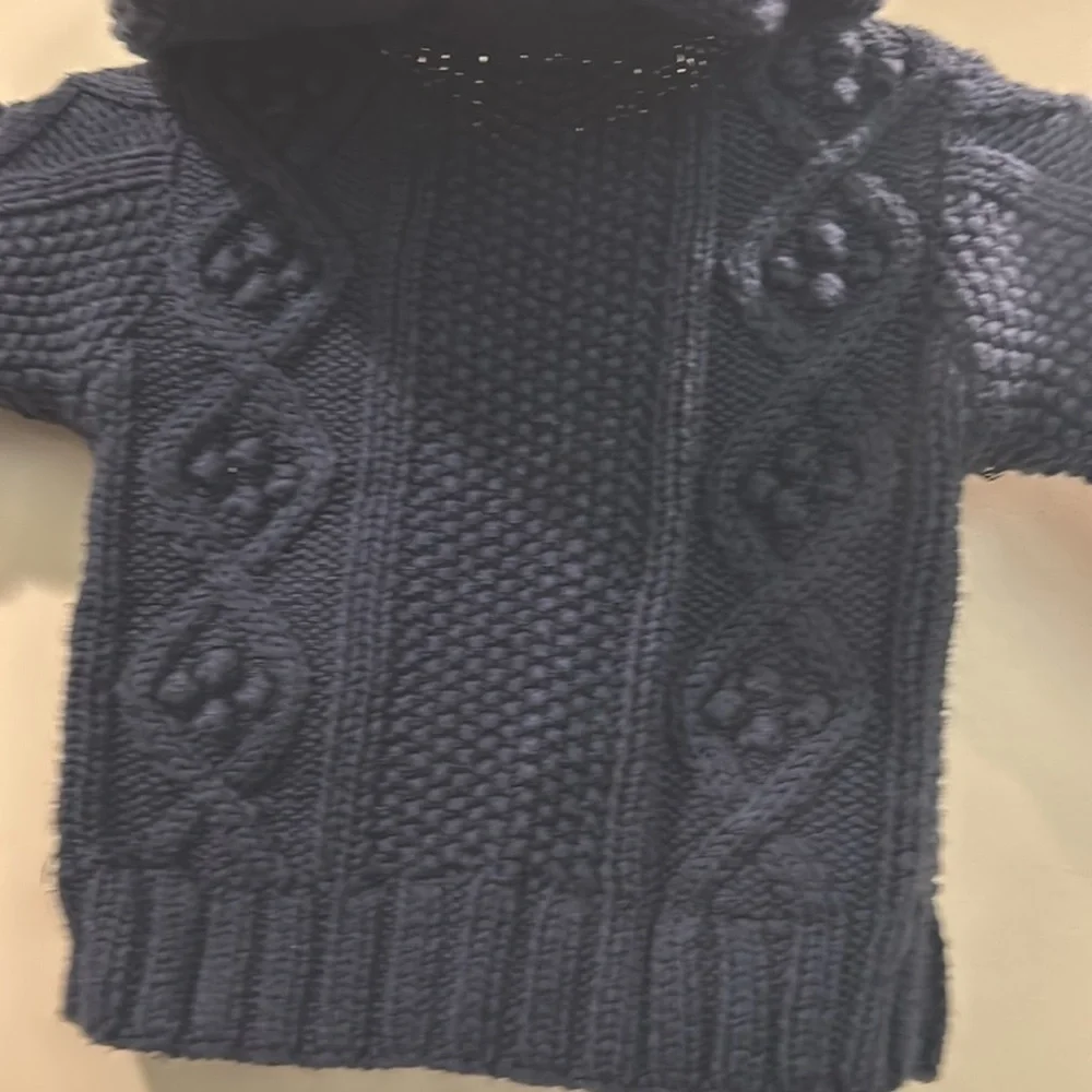 𝅺Old Navy Knitted ZipUp Hooded sweater jacket w/lovely knit patterns size 3-6M